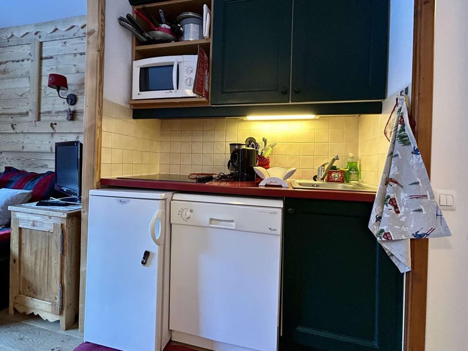 Studio cabine 3 personnes proche pistes avec parking La Salle-les-Alpes - FR-1-330F-250 Cabin in Saint-Chaffrey