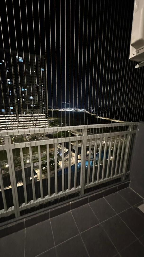 Night, View (from property/room), Balcony/Terrace