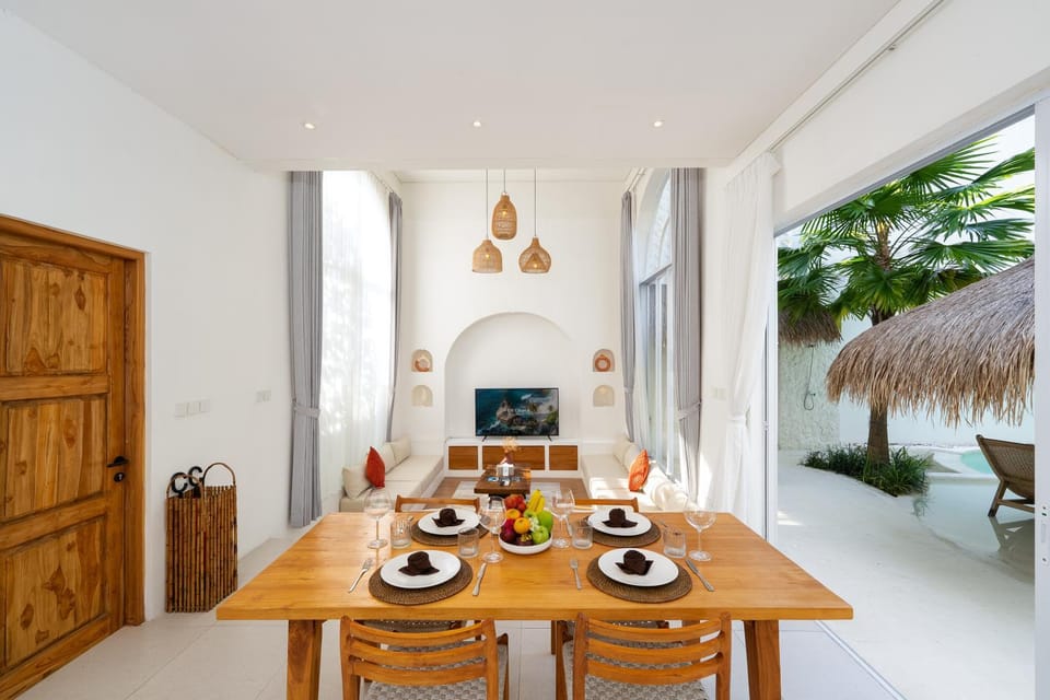 Food and drinks, Dining area, Food, Drinks