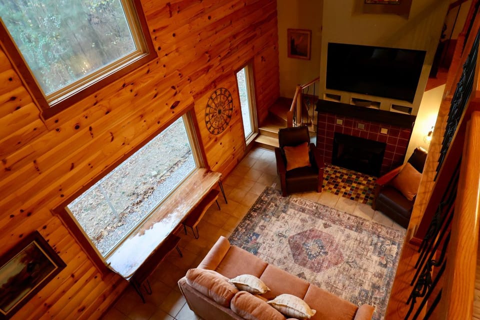 Communal lounge/ TV room, TV and multimedia, Living room, Seating area, Evening entertainment