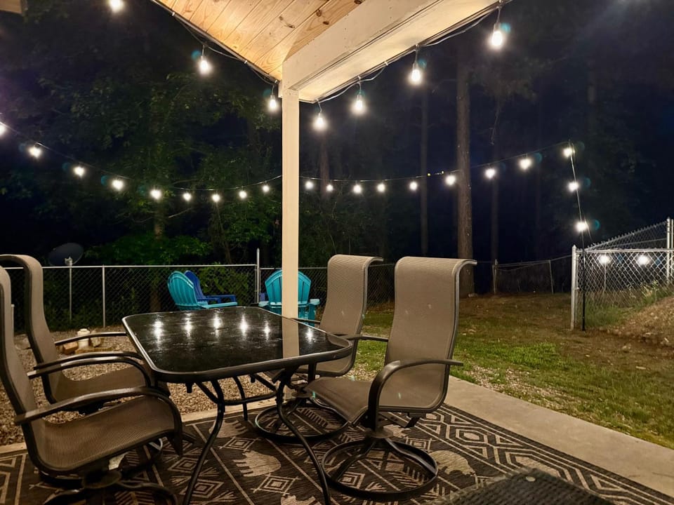 Patio, Night