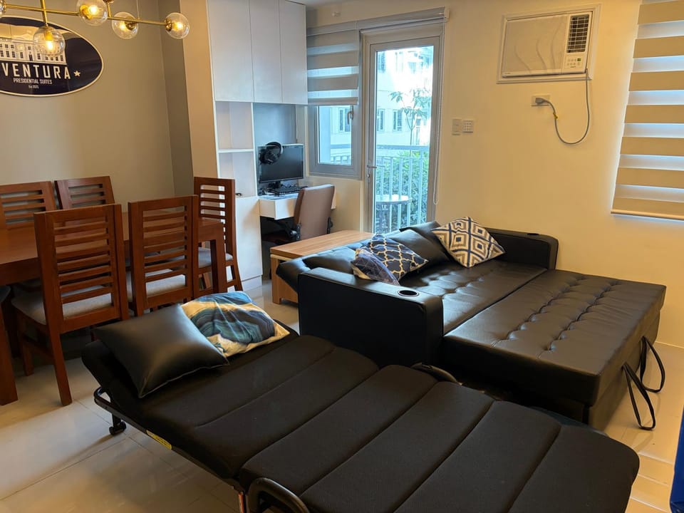 Living room, Photo of the whole room, Seating area, Dining area, air conditioner