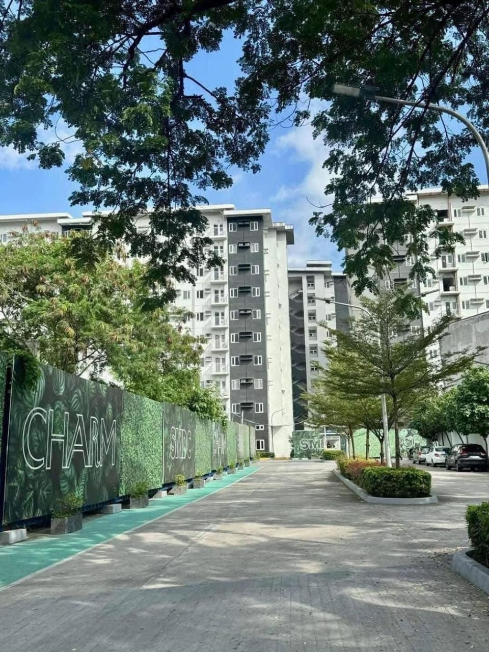 Property building, Neighbourhood, Natural landscape, Street view
