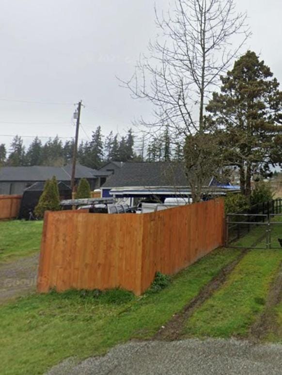 The basics in Edgewood Chalet in Auburn