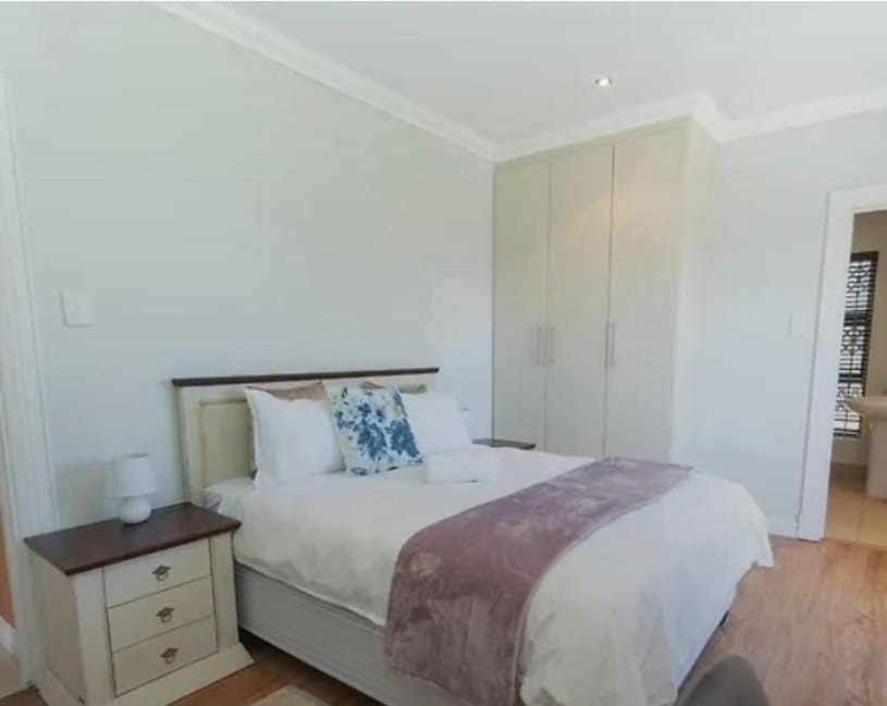 62 on Sharwood guesthouse Bed and Breakfast in Port Elizabeth