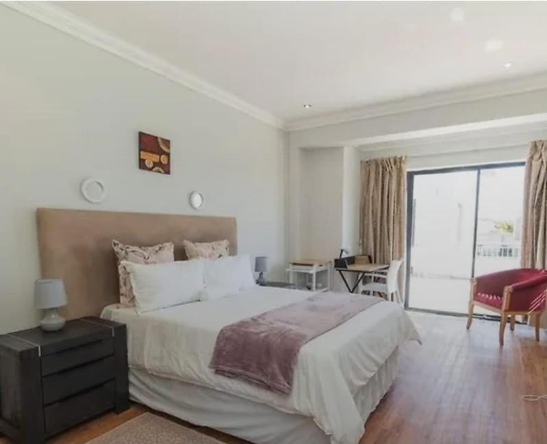 62 on Sharwood guesthouse Bed and Breakfast in Port Elizabeth