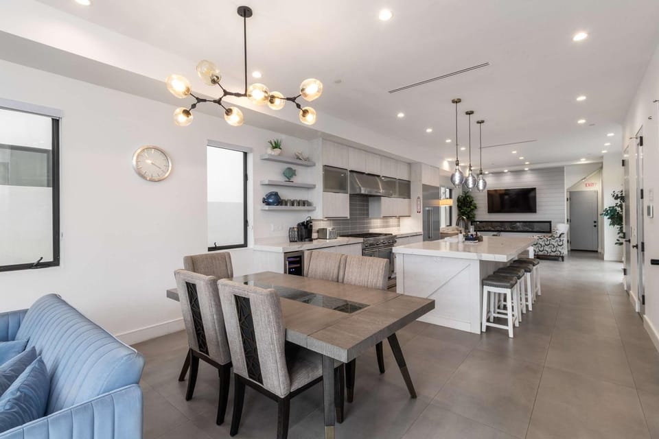 Marbella Lane - Luxi 4BR Haven w Skyscape Views House in Huntington Beach