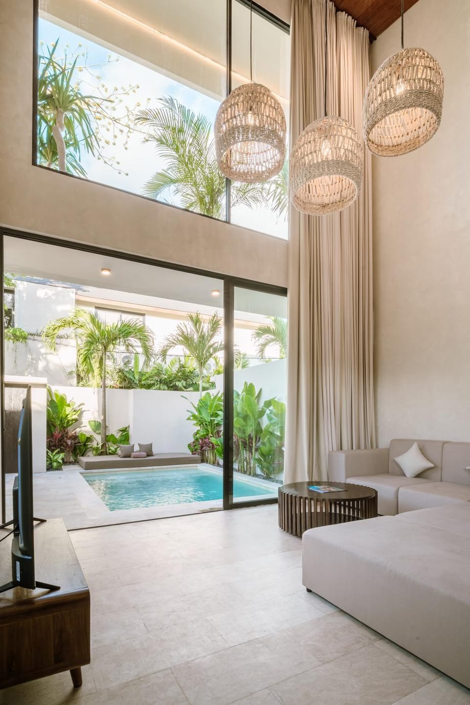 Pool view, Swimming pool