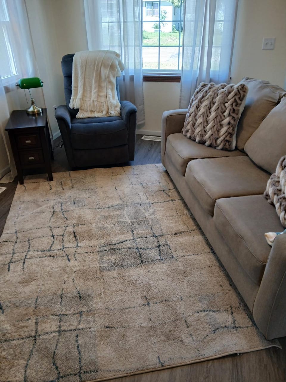 5 blocks from the hospital! Apartment in Bismarck