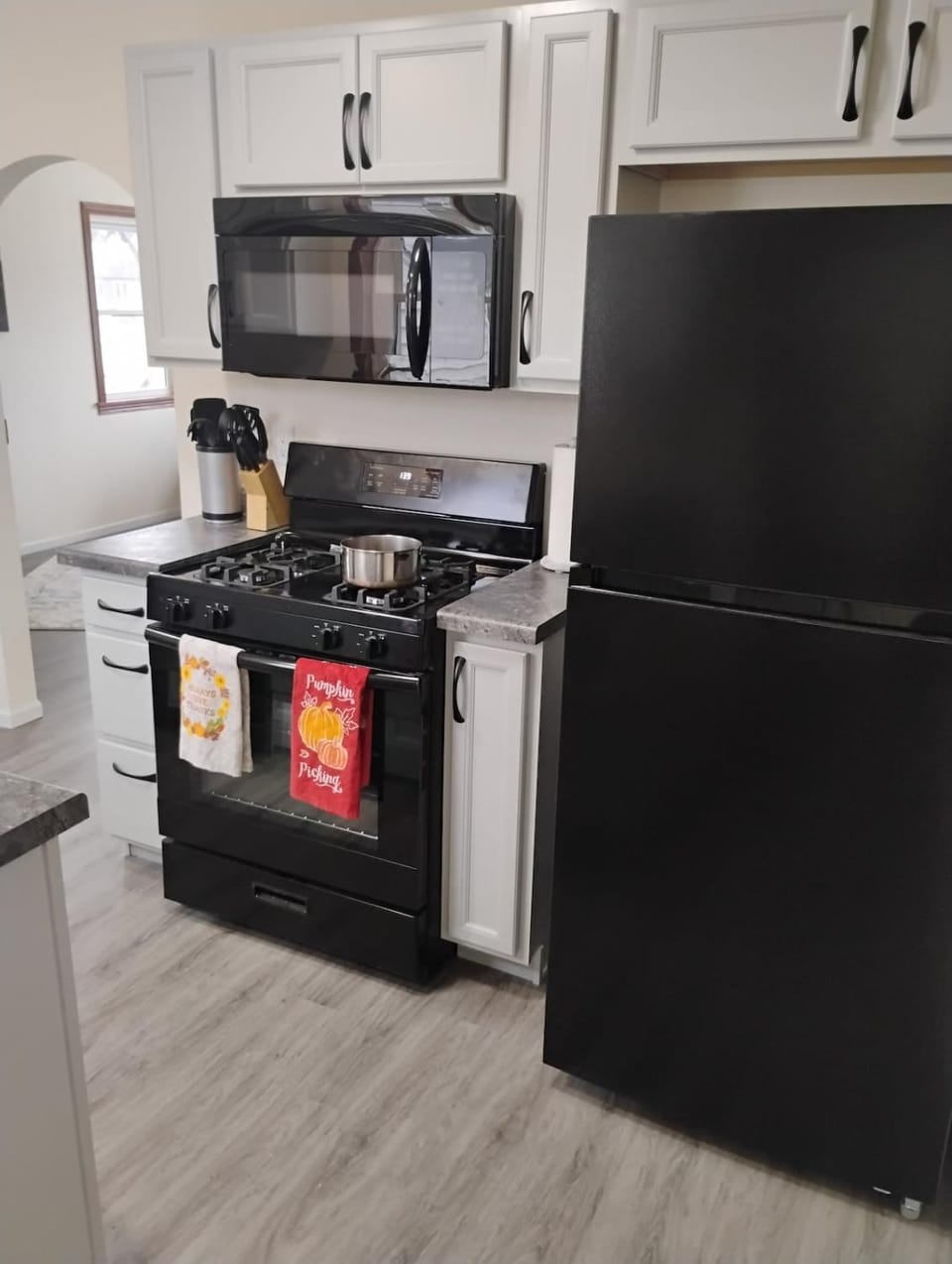 5 blocks from the hospital! Apartment in Bismarck