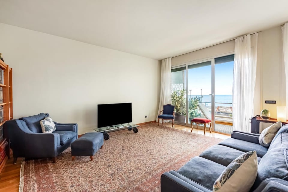 TV and multimedia, Living room, Sea view