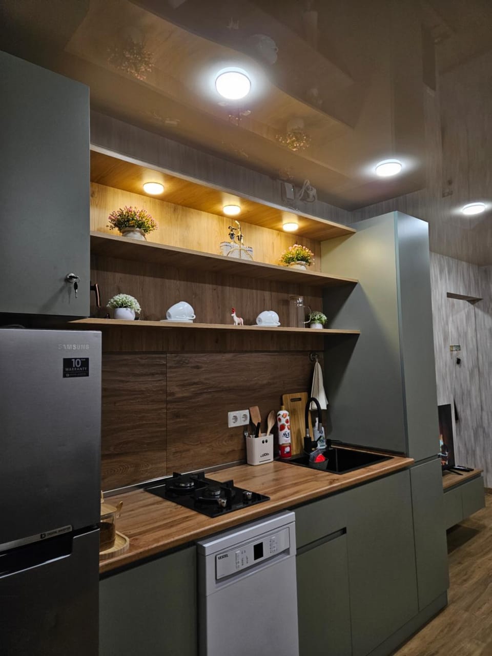 Coffee/tea facilities, Kitchen or kitchenette, dishwasher, minibar, oven