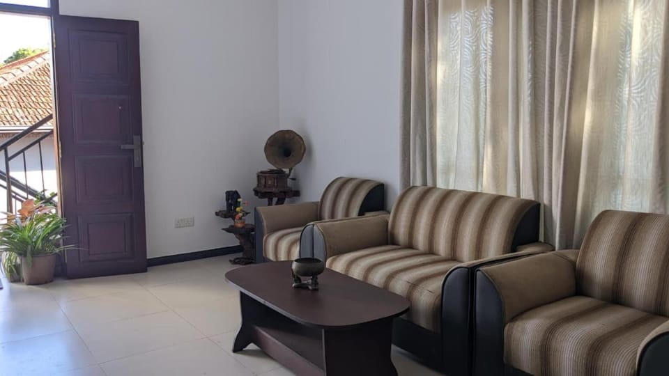 Just Look Bed and Breakfast in Tangalle