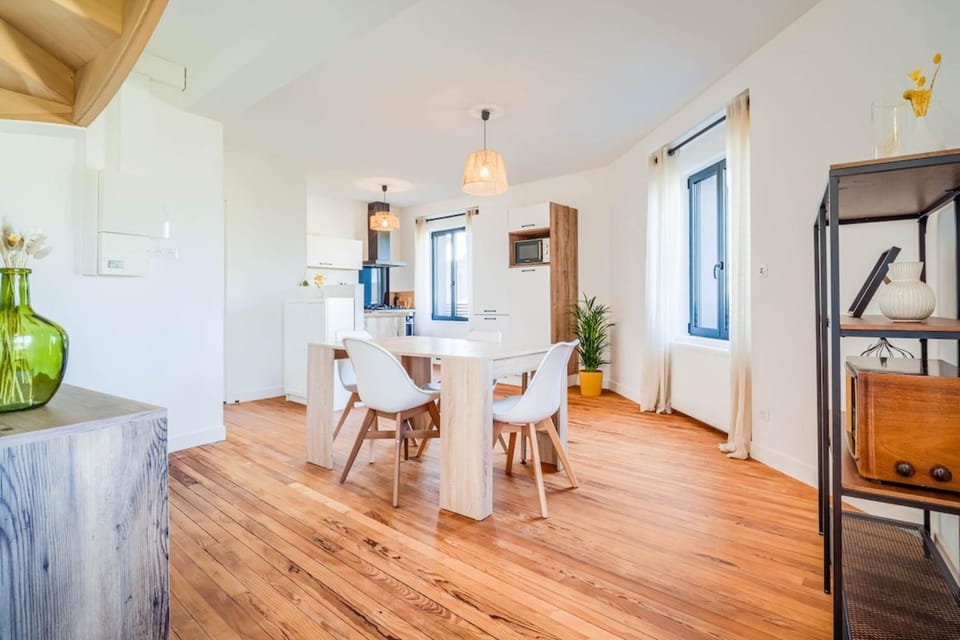 Charme & lumière duplex au bourg de Gestel Apartment in Guidel