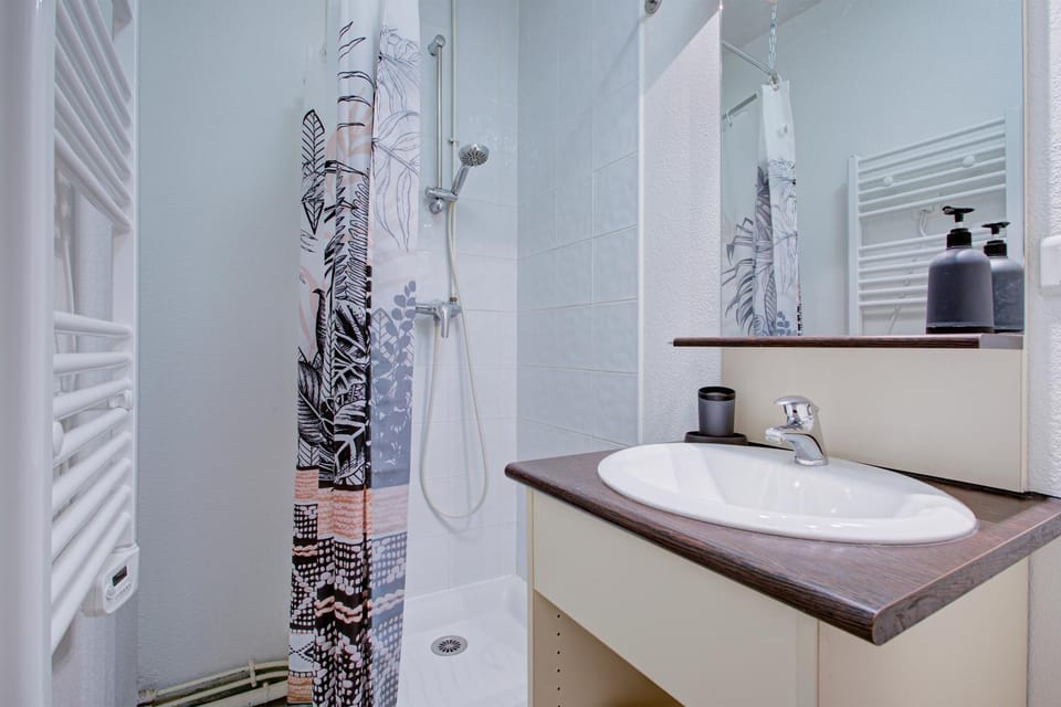 Shower, Bathroom