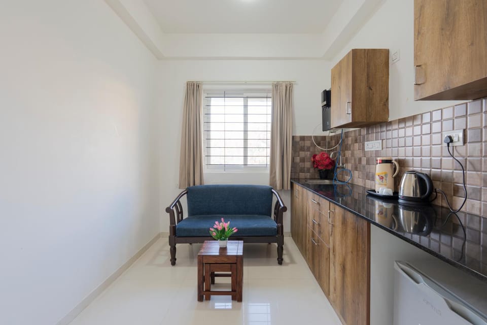 Kitchen or kitchenette, Seating area