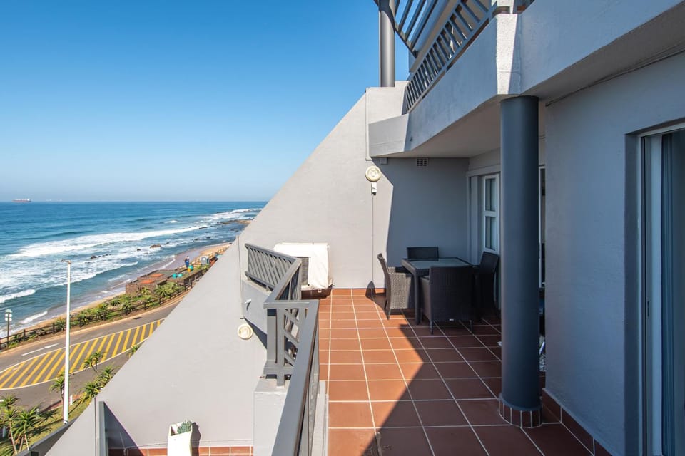 Patio, Day, Natural landscape, View (from property/room), Balcony/Terrace, Dining area, Sea view
