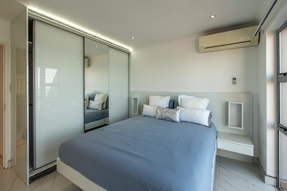 Bed, Photo of the whole room, Bedroom, wardrobe, air conditioner