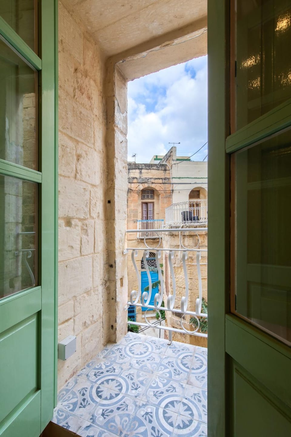View (from property/room), Balcony/Terrace