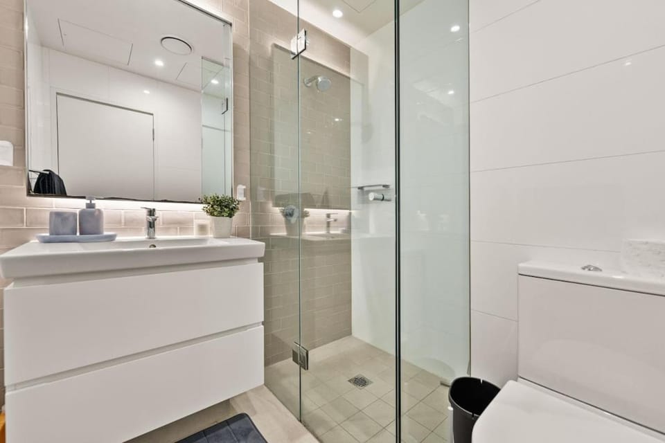 Shower, Bathroom, towels