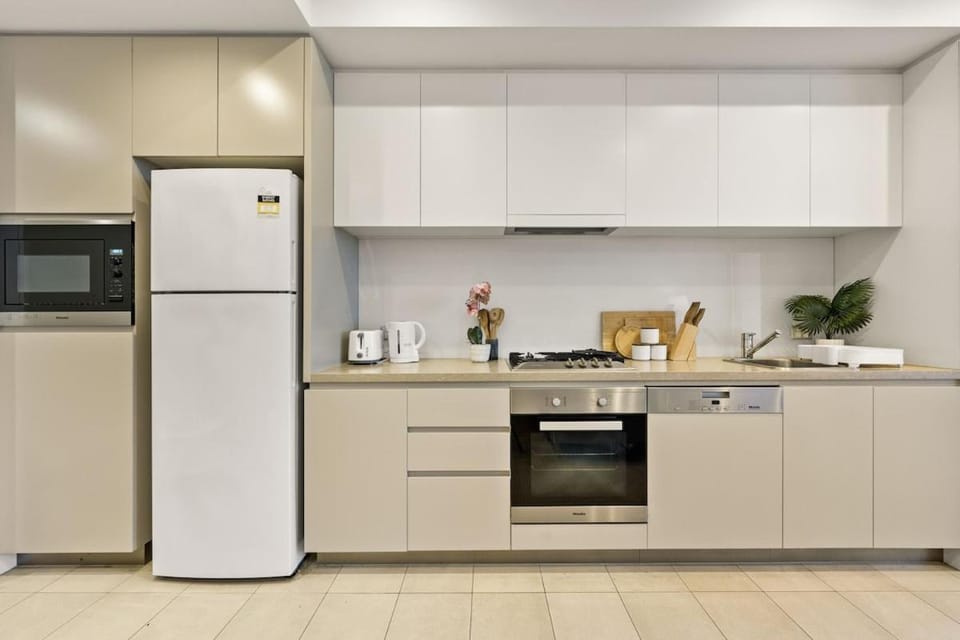 Coffee/tea facilities, Kitchen or kitchenette, dishwasher, oven, stove, toaster