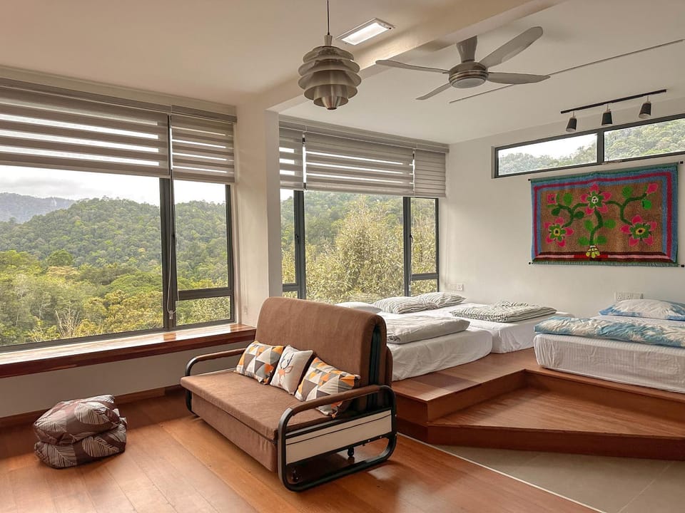 Bed, Seating area, Bedroom