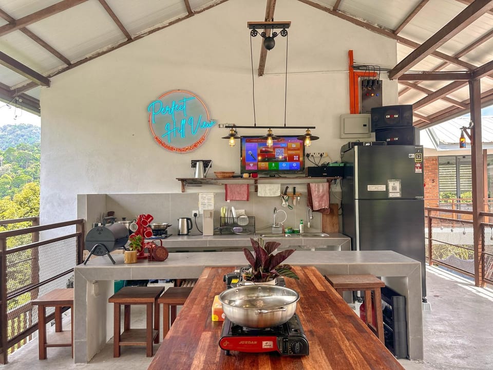 Karaoke, Dining area, Communal kitchen