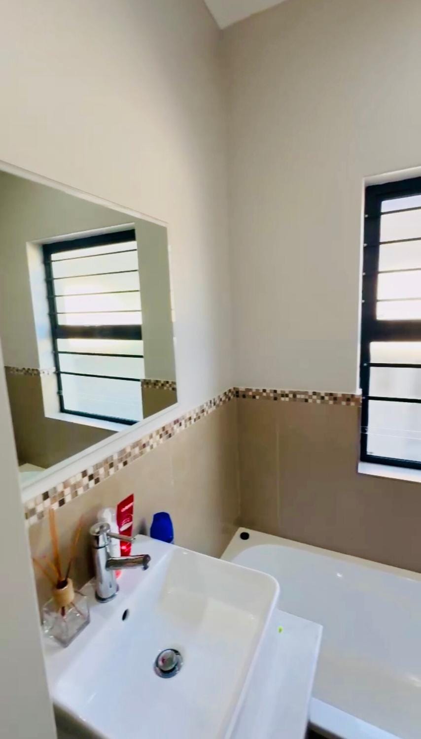 Your Perfect Little Cozy Getaway House in Cape Town