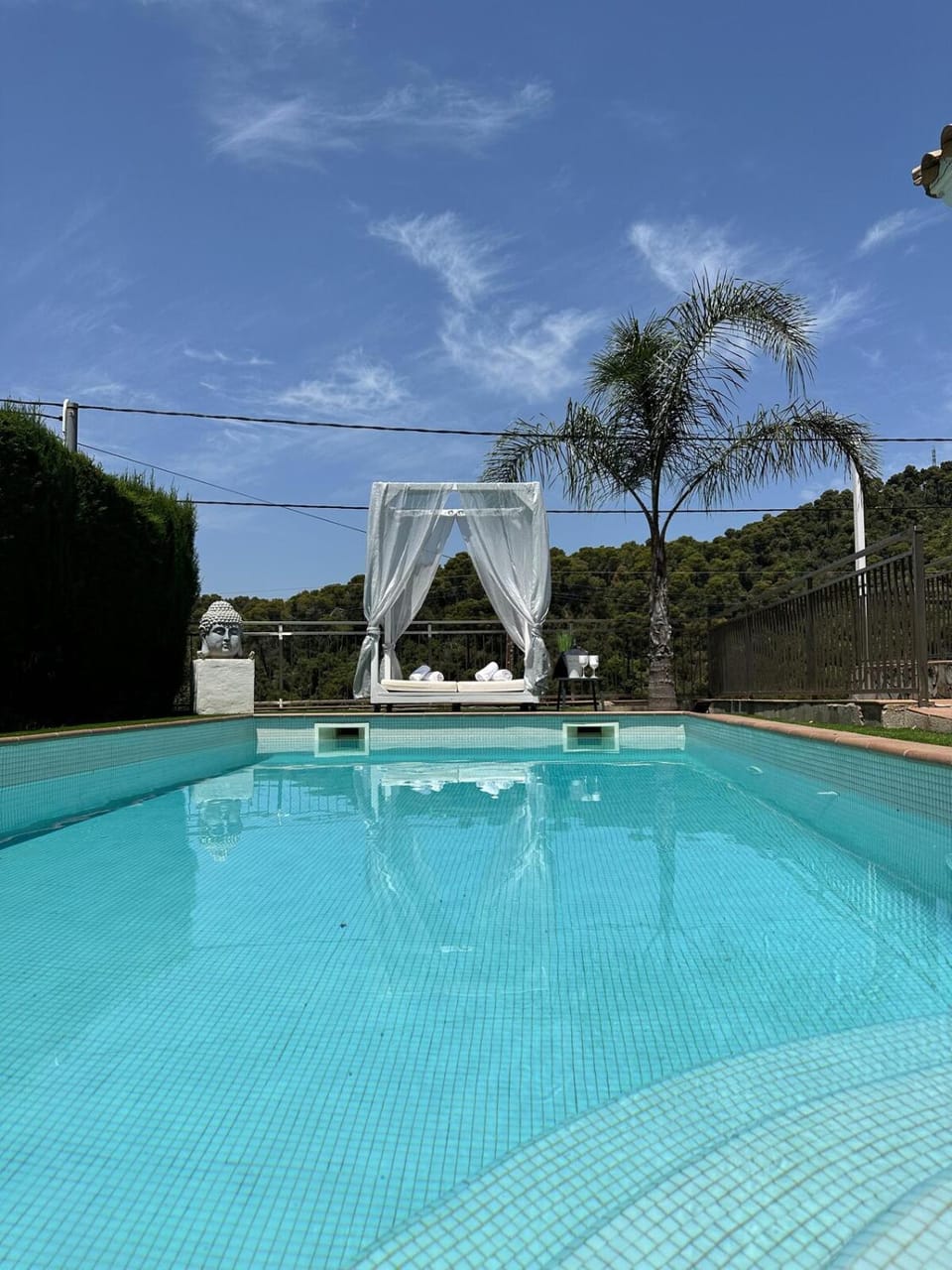 Seahomes Vacations - Charming House with Private Pool House in Maresme