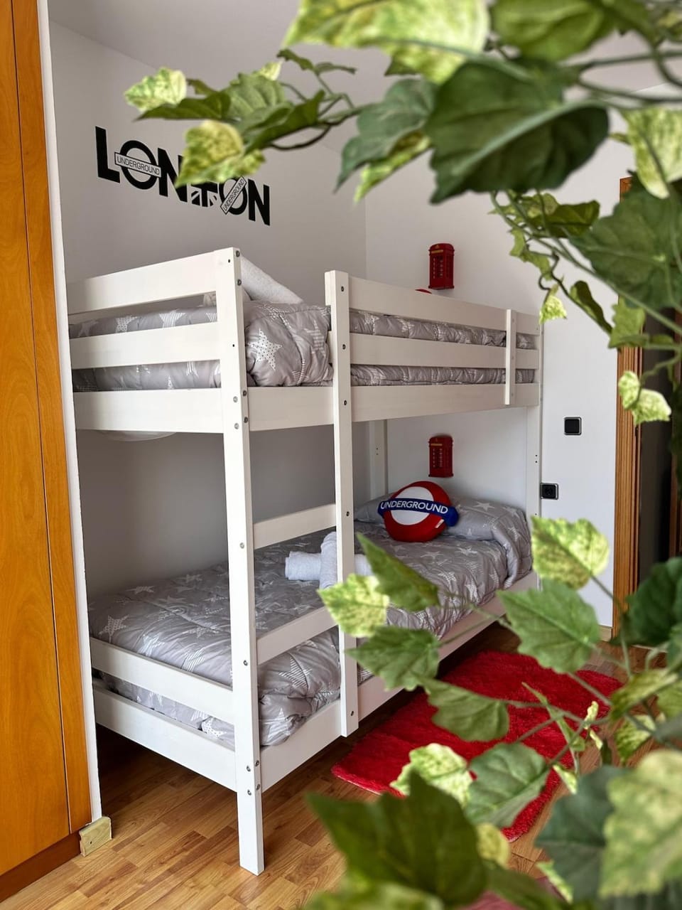 Seahomes Vacations - Charming House with Private Pool House in Maresme
