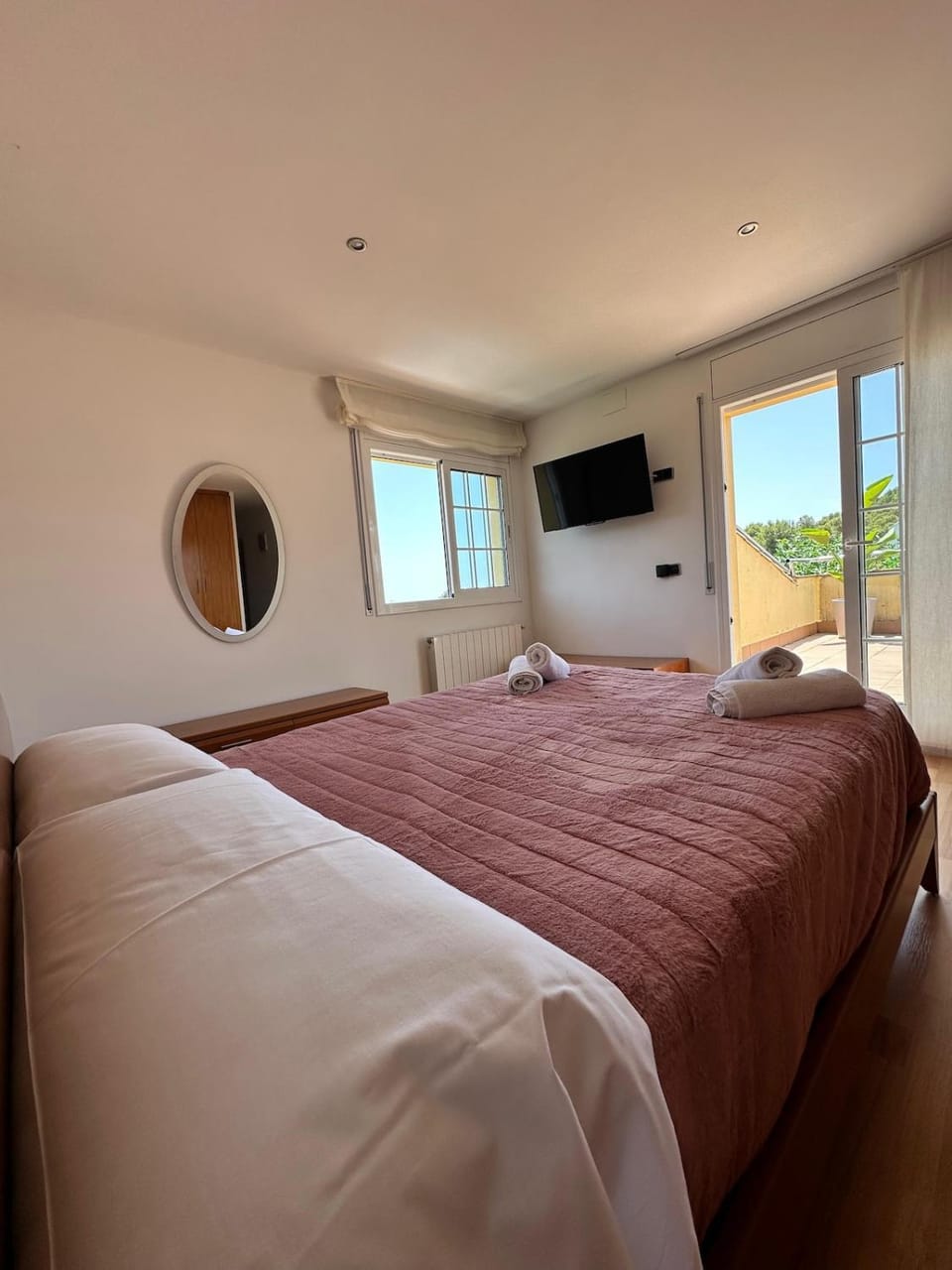 Seahomes Vacations - Charming House with Private Pool House in Maresme