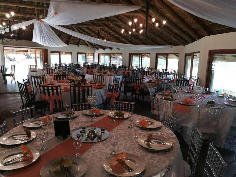 Restaurant/places to eat, Dining area