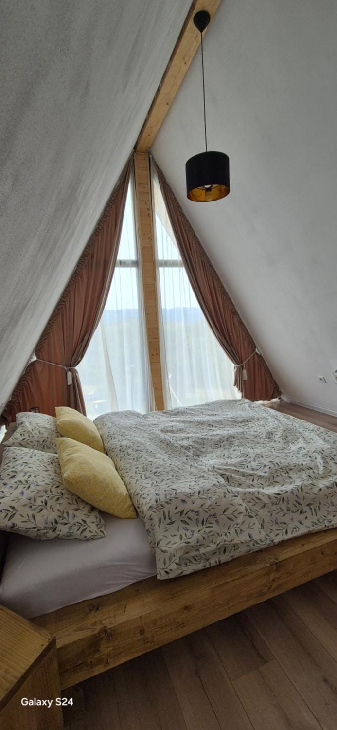 Wild Hill Apuseni Chalet in Cluj County