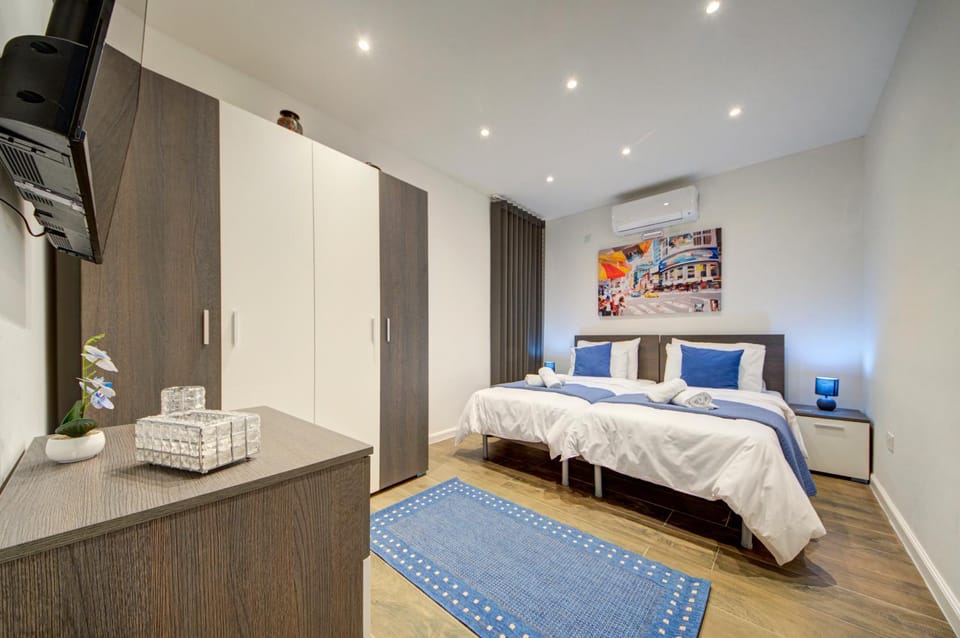 Bed, Bedroom, wardrobe