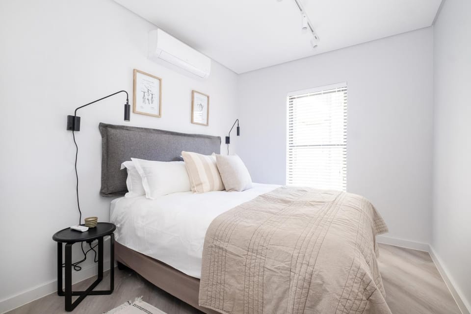 113 Paarl 2 Bedroom Lux Aprt With Parking & Aircon Apartment in Cape Town