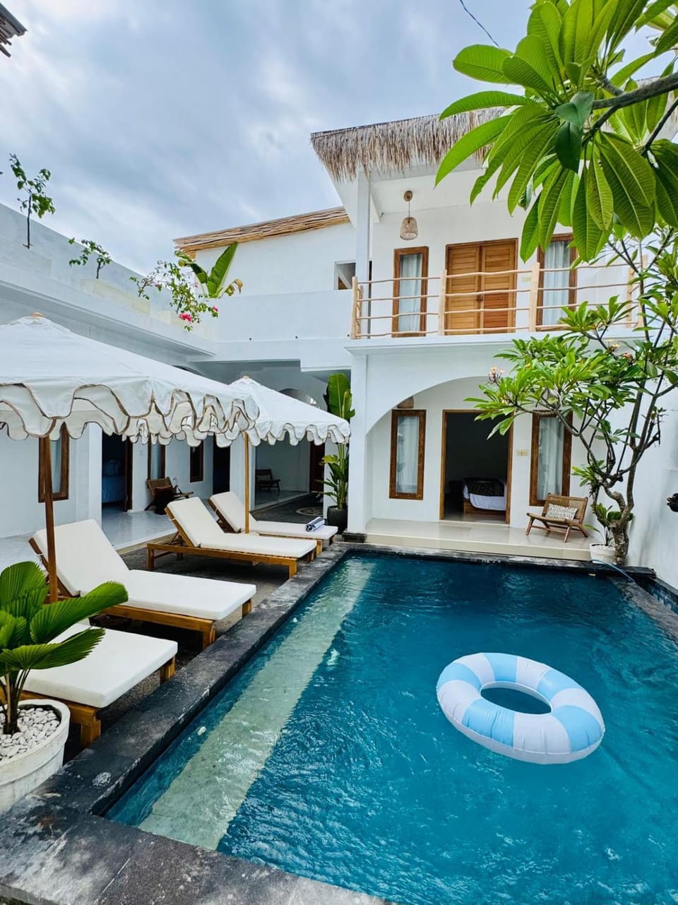 Property building, Swimming pool