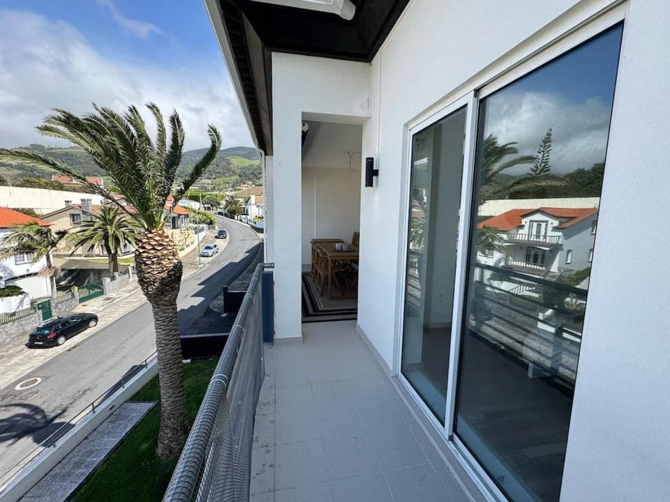 Top floor Marina Duplex Apartment in Vila Franca do Campo