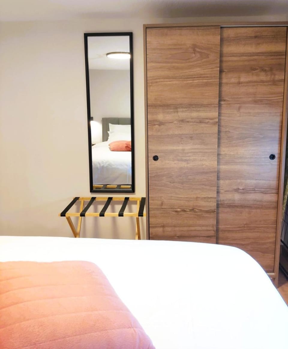 Bed, Bedroom, wardrobe
