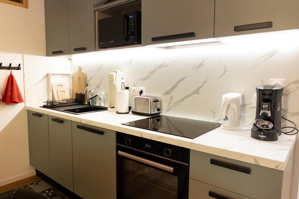 microwave, oven, stove, toaster, kitchen