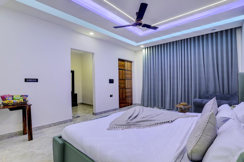 Alaya Stays Amaltas 4 BHK Countryside Hideaway With Pvt Pool, Lush Garden & 360 Aravali Views Villa in Gurugram