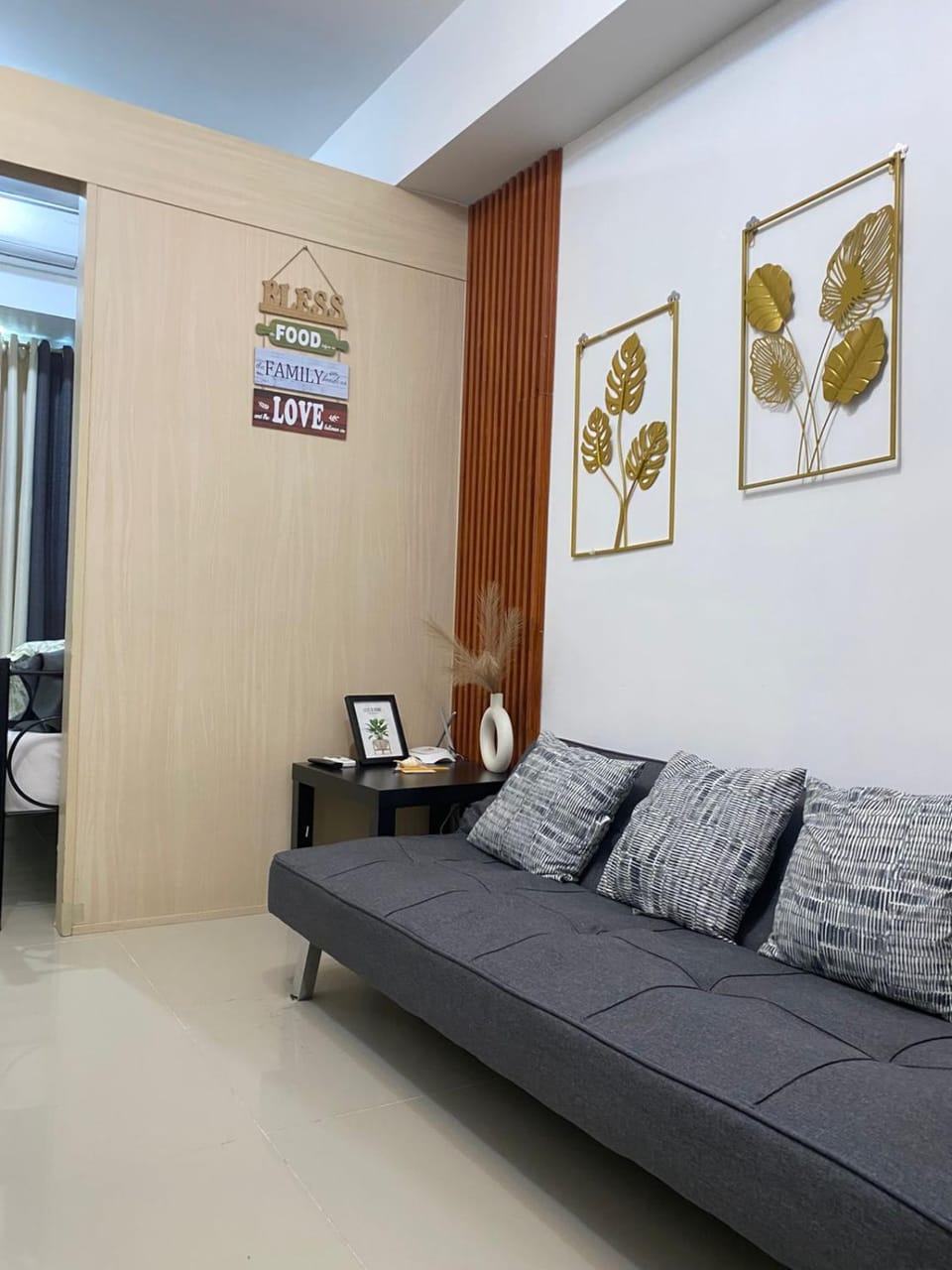 Stern Staycation Moa Bed and Breakfast in Pasay