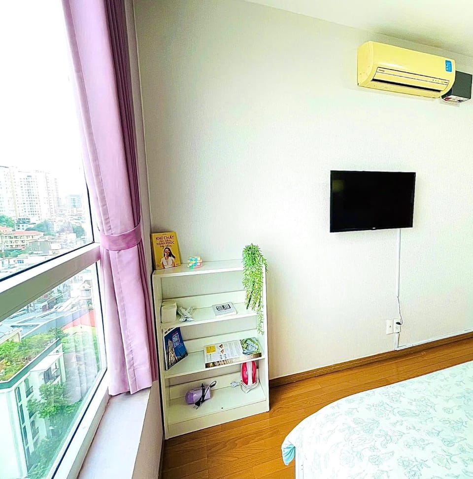 Communal lounge/ TV room, Bed, TV and multimedia, Photo of the whole room, Evening entertainment, Bedroom, hair dresser, air conditioner
