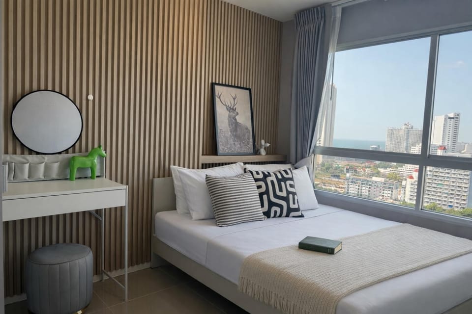 Lumpini Seaview Jomtien Pattaya 21F Apartment in Pattaya City
