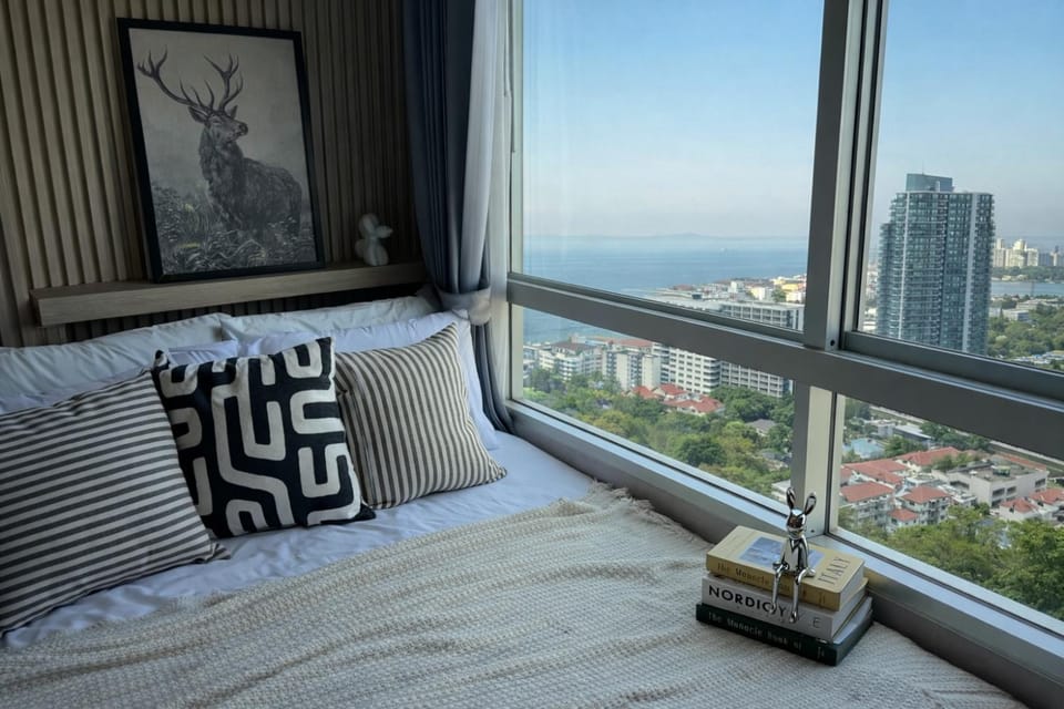 Lumpini Seaview Jomtien Pattaya 21F Apartment in Pattaya City