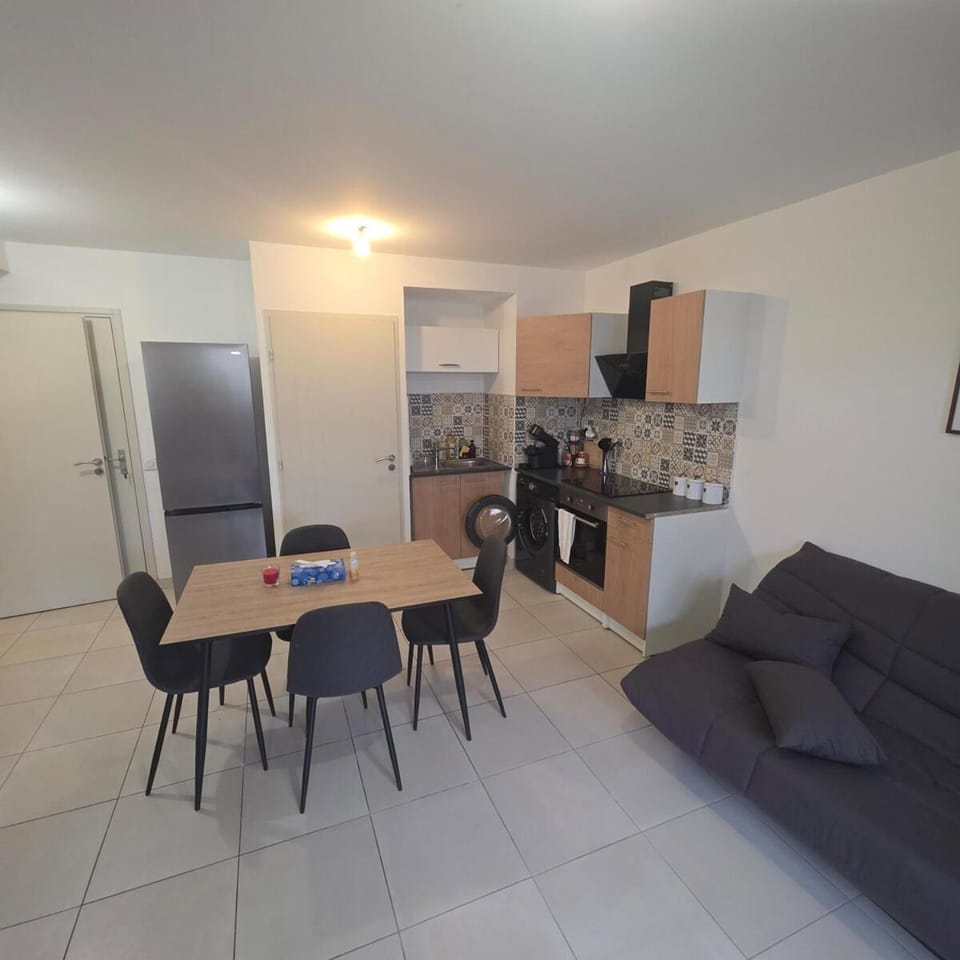 Appartement neuf et confortable de 1 chambres, résidence sécurisée, centre et mer Apartment in La Seyne-sur-Mer