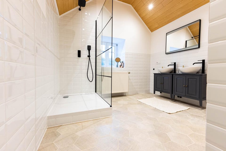 Shower, Bathroom, towels