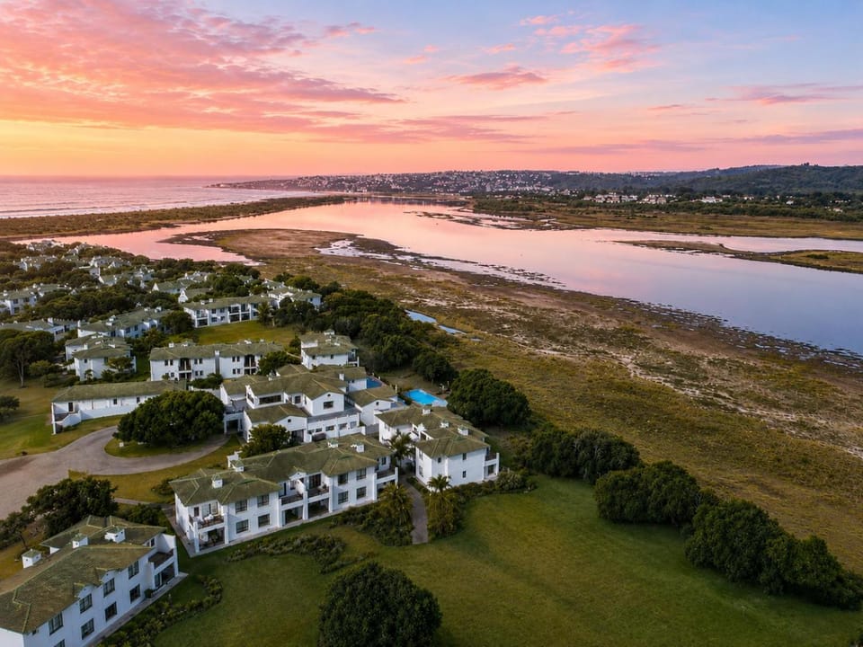Property building, Nearby landmark, Day, Natural landscape, Bird's eye view, Beach, City view, Lake view, River view, Sea view, Sunrise, Sunset