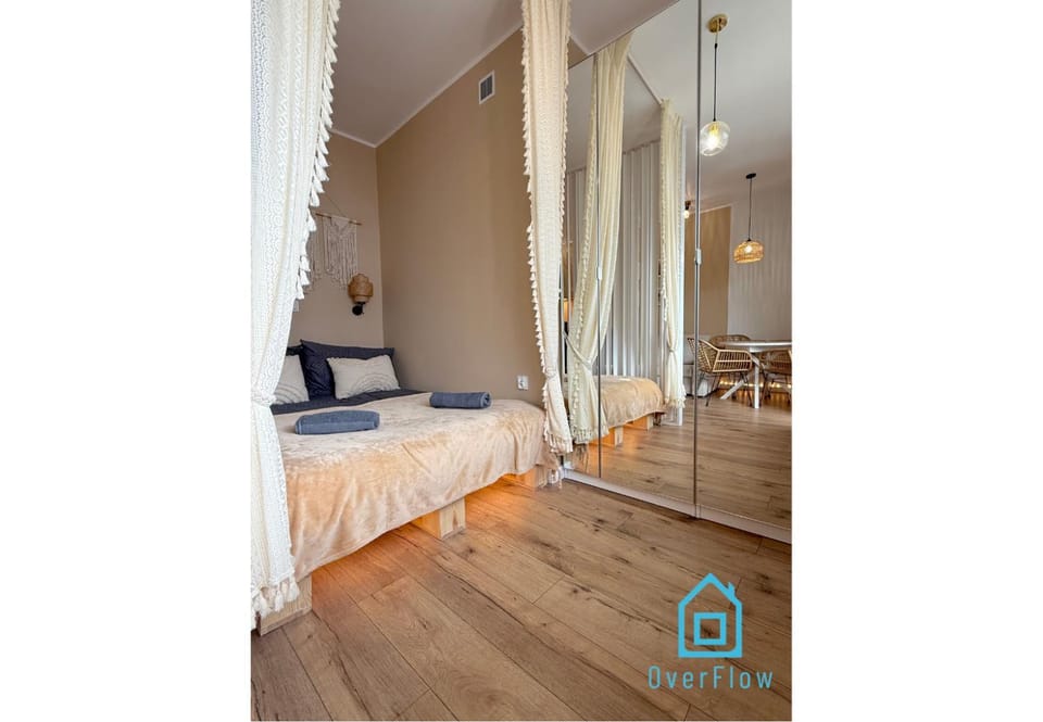 Bohos Apartment -2 min to City Center Gdynia & Seaside Apartment in Pomeranian Voivodeship