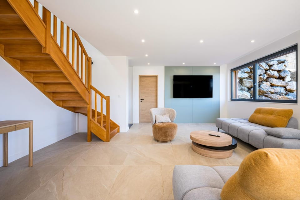 Property building, Living room