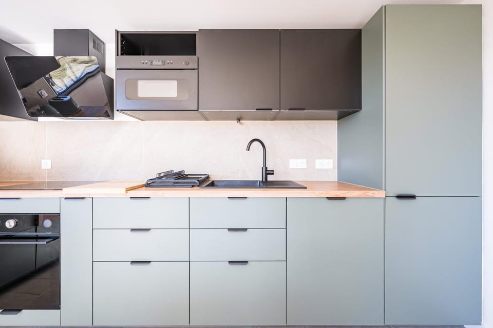 Kitchen or kitchenette, Living room